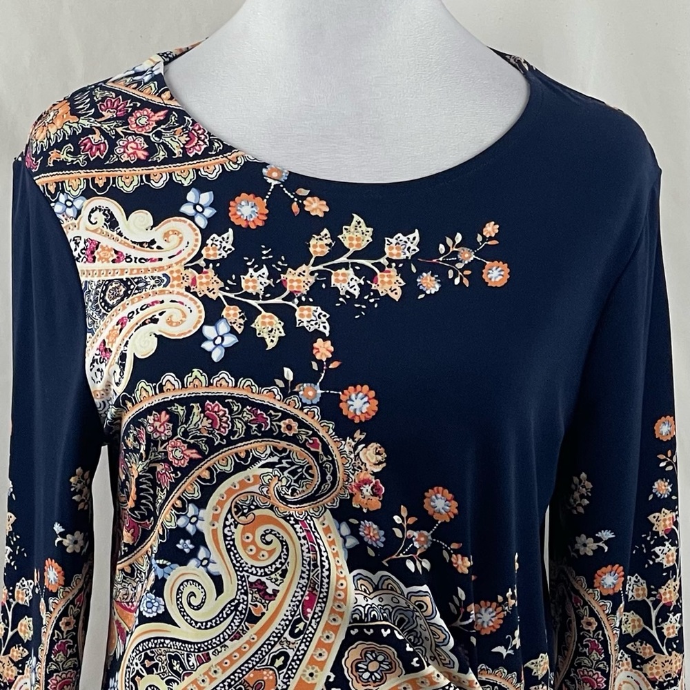 Chico’s Navy Pink White Floral Shirt NWOT Size 4 - Picture 3 of 13